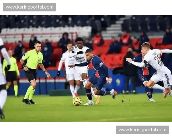 巴黎FC补时点球绝平马赛，攻防对决以2-2收场