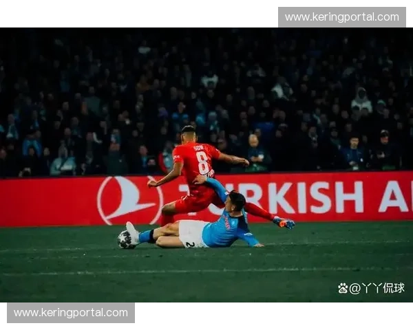 那不勒斯客场2-1击败热那亚，稳固欧冠席位争夺